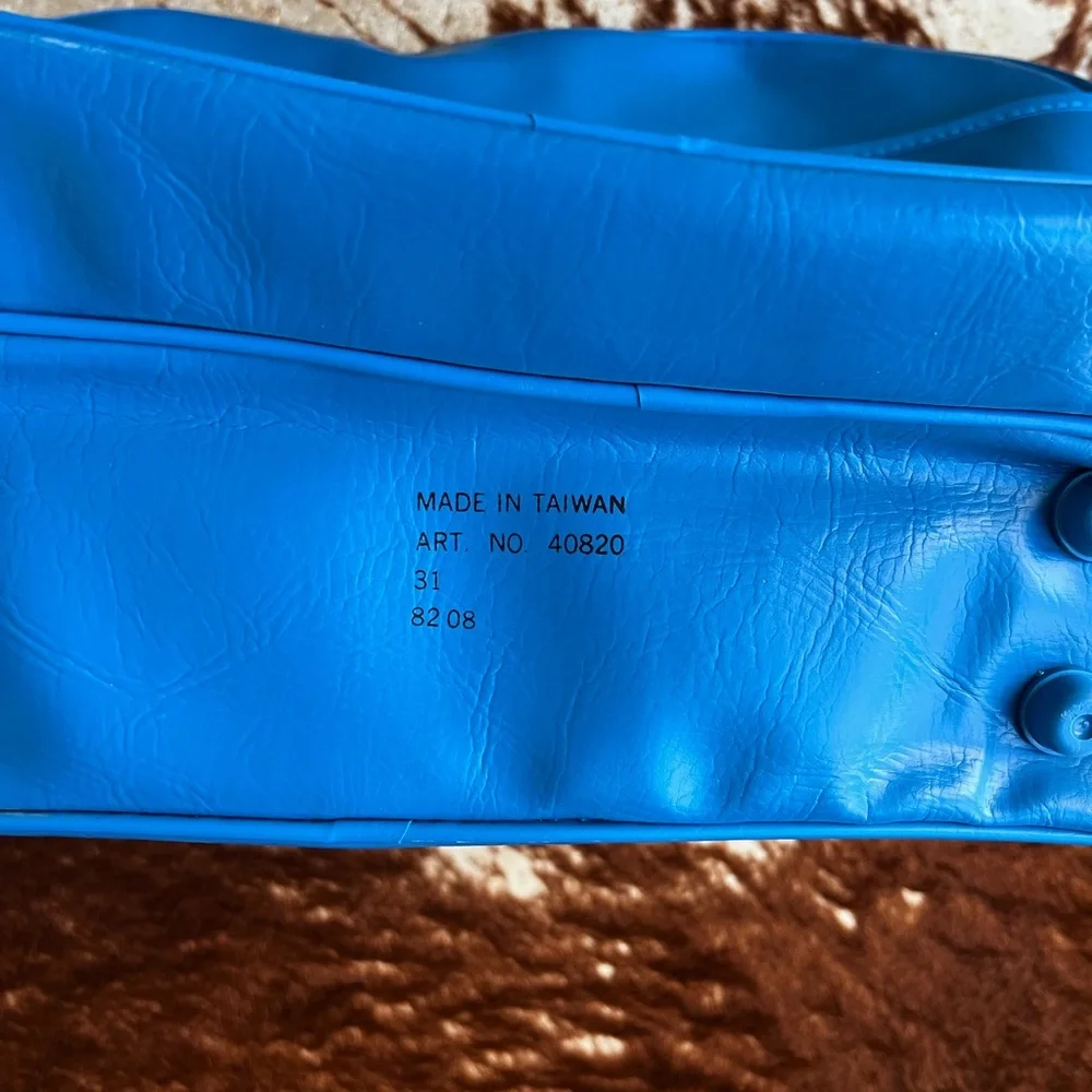 Adidas vintage blue crossbody messenger bag. - Picture 5 of 11